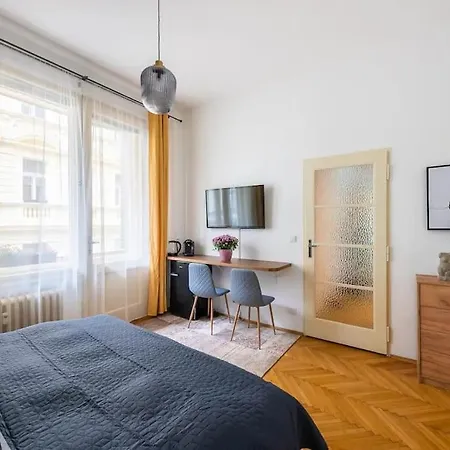 Cozy Apt In The Centre W/Balcony Prague Exterior photo