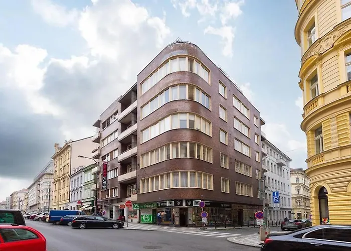 Cozy Apt In The Centre W/Balcony